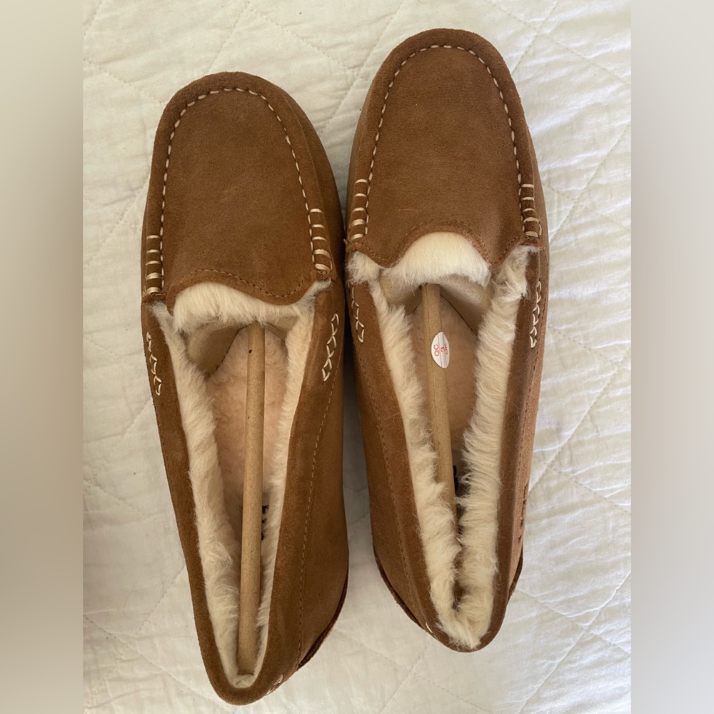 Ansley Uggs slippers